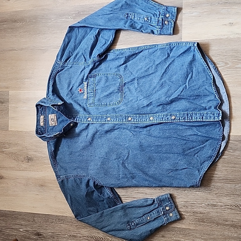 Rare ​VINTAGE Heineken Embroidered Denim Long Sleeve Cotton Button-Up Shirt Sz M